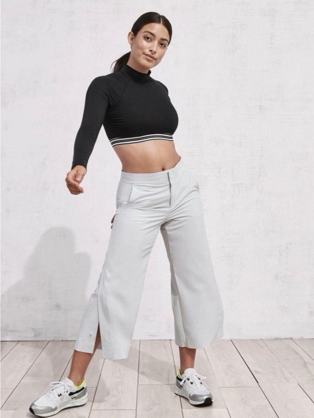 Athleta Cropped Wide-Leg Pants in Light Gray